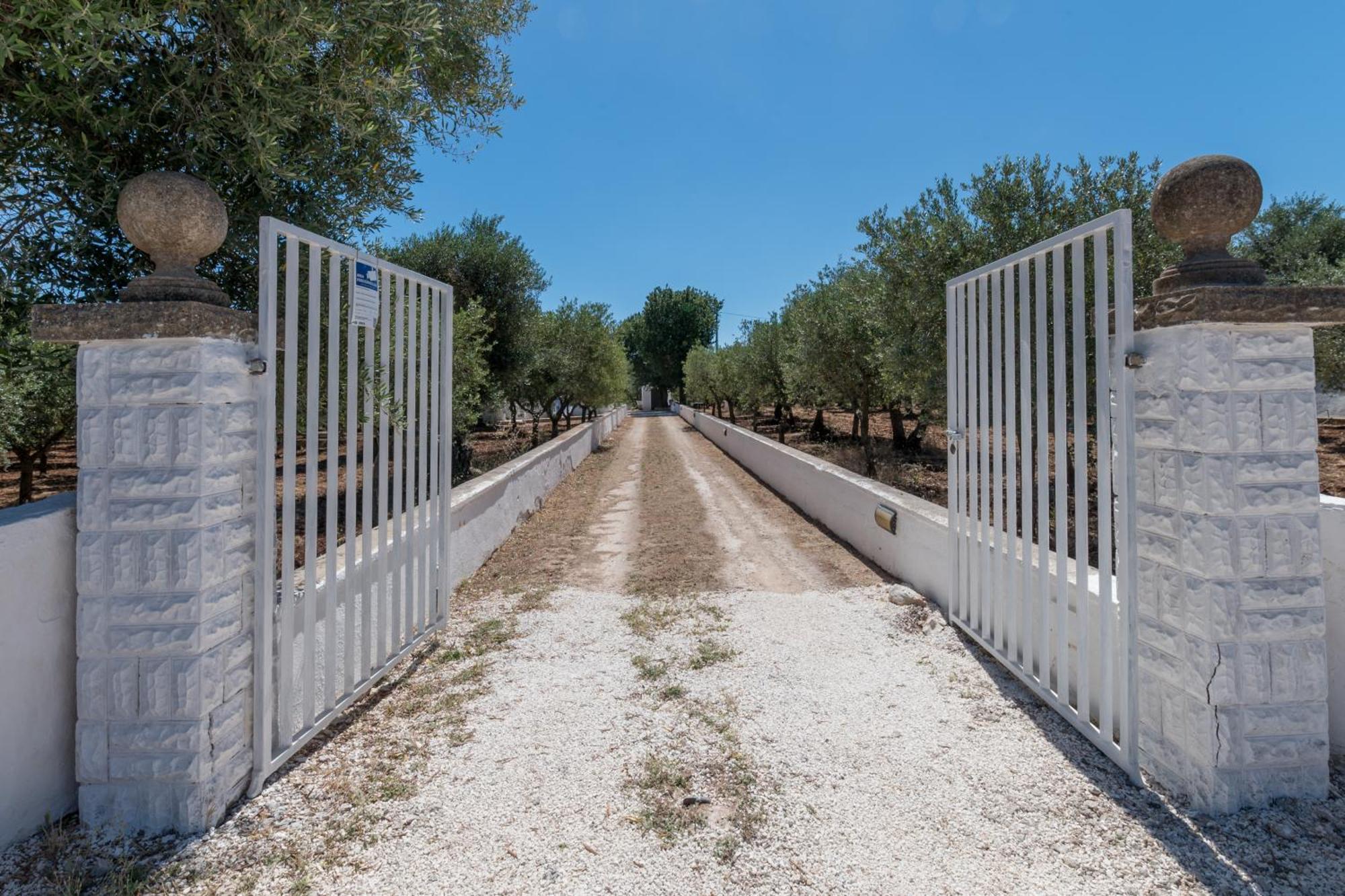Trullo La Quercia Villa Ostuni Ngoại thất bức ảnh